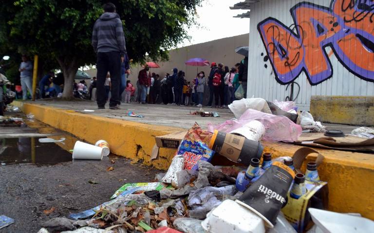 Padres de familia dejan basura tras filas de vacunación en el municipio -  El Sol de Salamanca | Noticias Locales, Policiacas, de México, Guanajuato y  el Mundo